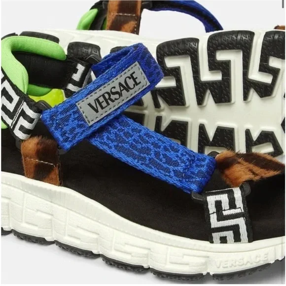 VERSACE UPCYCLE TRIGRECA KIDS SANDALS Sz US 2,5 - Picture 2 of 6